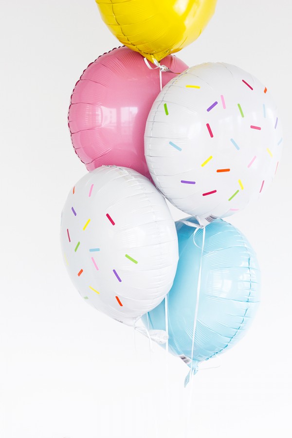 DIY-Sprinkle-Balloon-Stickers3-600x900
